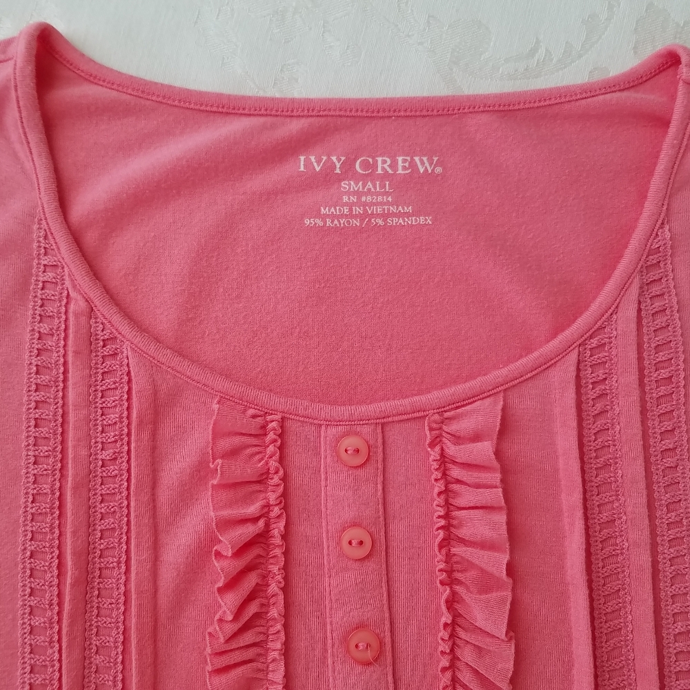 Ivy Crew Pink Ruffle Front Knit Top Crochet Accent Short Sleeve Size S - Picture 9 of 12
